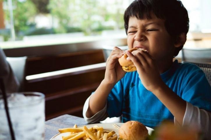 15+ Unhealthy Foods That Your Kids Should Stop Right Now